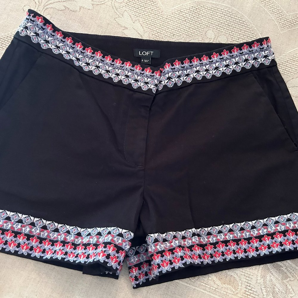 LOFT black cotton shorts with blue and red embroidery